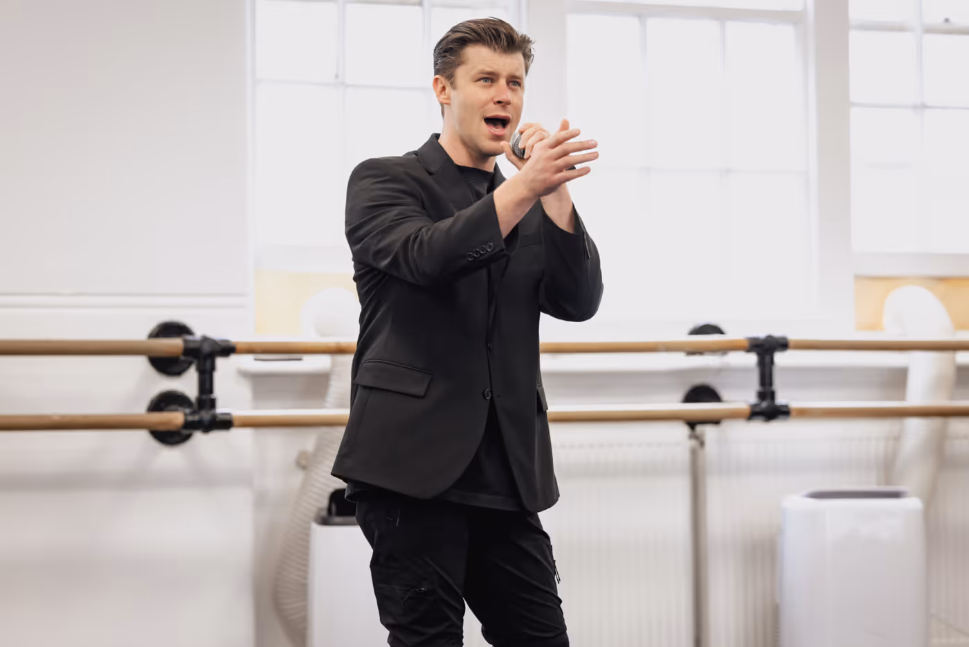Photos: JERSEY BOYS 20th Anniversary UK & Ireland Tour in Rehearsal Image