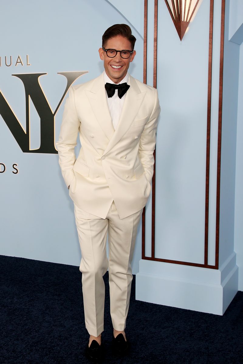 Photos: 2026 Tony Awards- Stars Walk the Red Carpet — photo 371 of 503