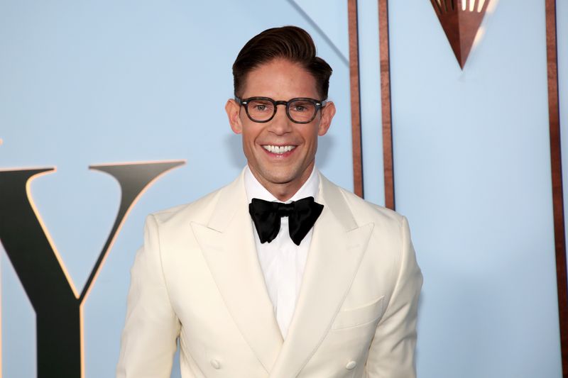 Photos: 2026 Tony Awards- Stars Walk the Red Carpet — photo 372 of 503