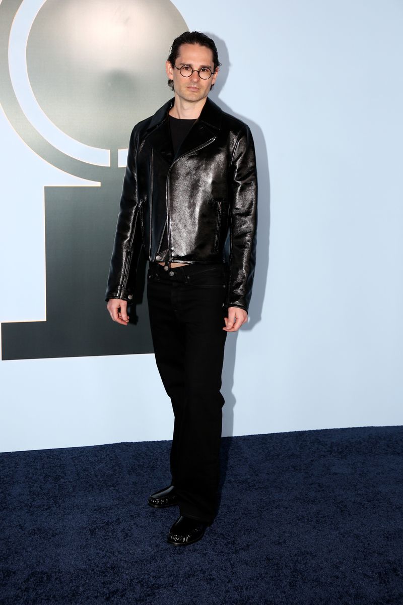 Photos: 2026 Tony Awards- Stars Walk the Red Carpet — photo 382 of 503