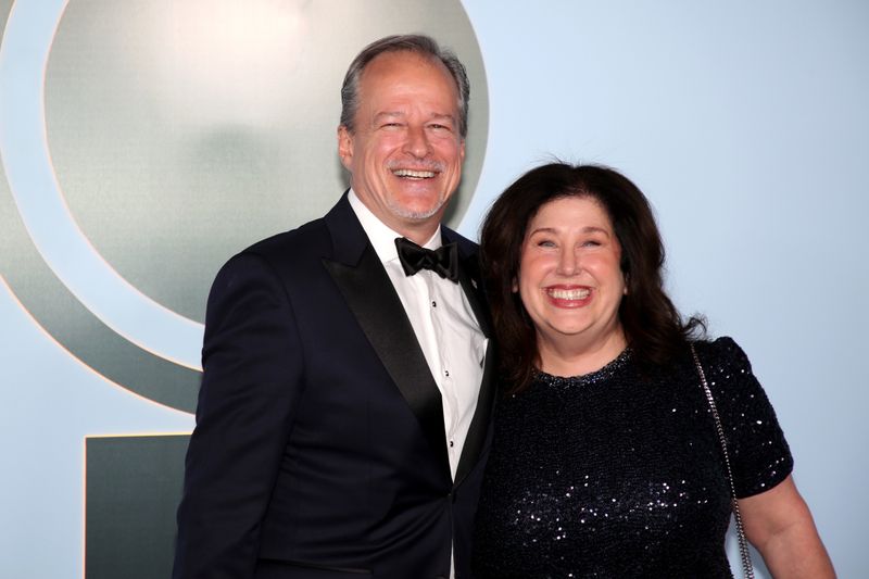 Photos: 2026 Tony Awards- Stars Walk the Red Carpet — photo 387 of 503