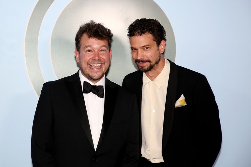 Photos: 2026 Tony Awards- Stars Walk the Red Carpet — photo 395 of 503
