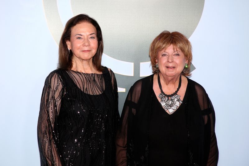 Photos: 2026 Tony Awards- Stars Walk the Red Carpet — photo 401 of 503