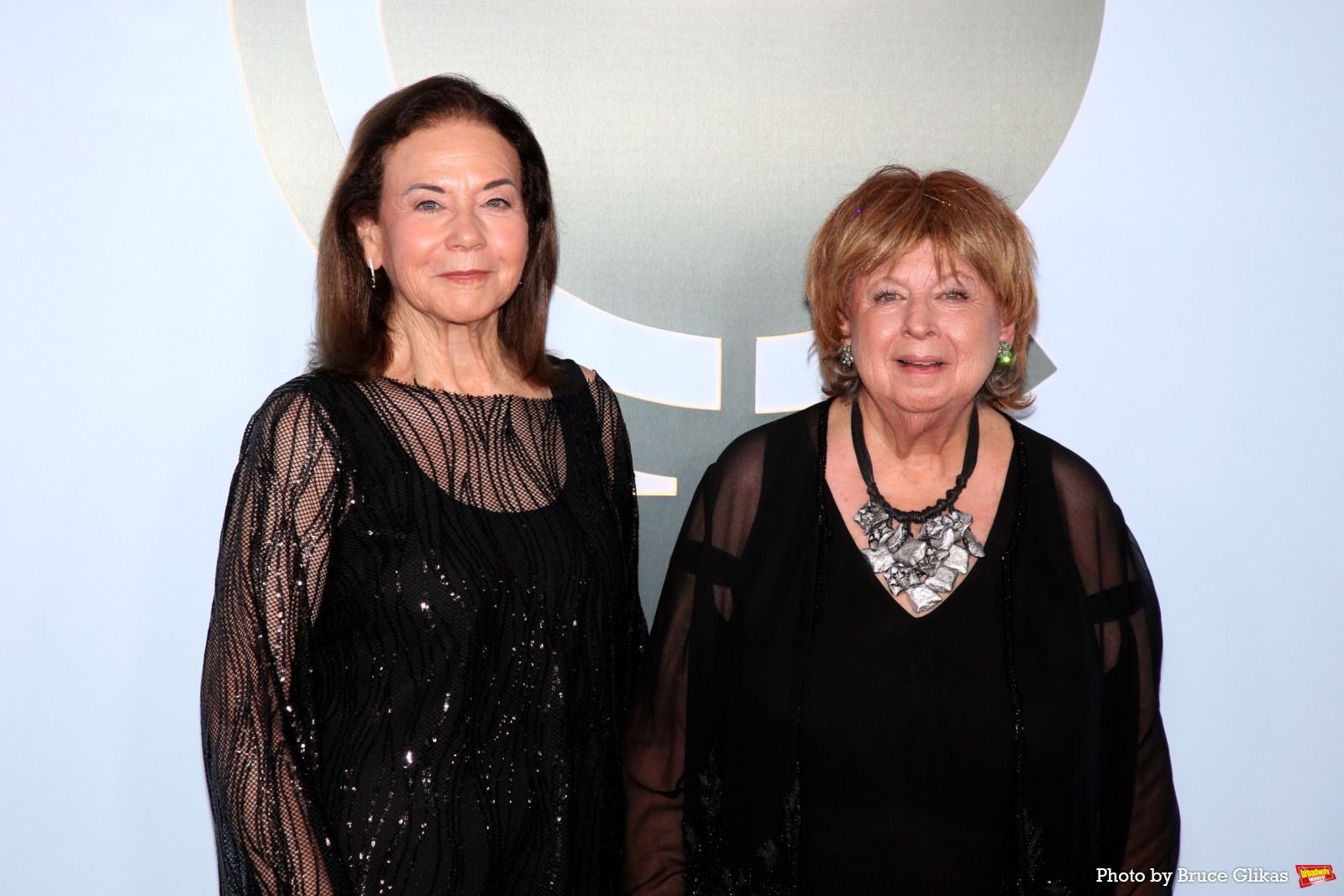 Photos: 2026 Tony Awards- Stars Walk the Red Carpet — photo 401 of 503