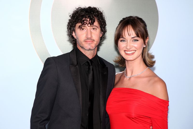 Photos: 2026 Tony Awards- Stars Walk the Red Carpet — photo 429 of 503