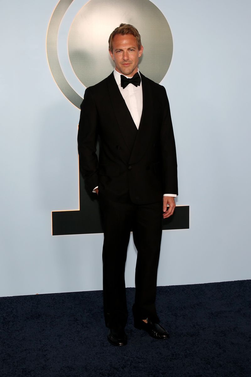 Photos: 2026 Tony Awards- Stars Walk the Red Carpet — photo 437 of 503