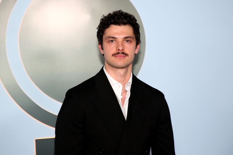 Photos: 2026 Tony Awards- Stars Walk the Red Carpet — photo 450 of 503