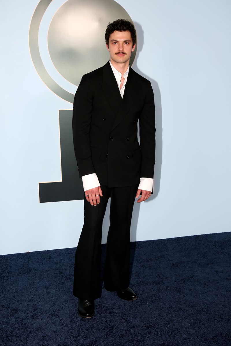 Photos: 2026 Tony Awards- Stars Walk the Red Carpet — photo 451 of 503