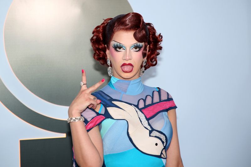 Photos: 2026 Tony Awards- Stars Walk the Red Carpet — photo 454 of 503