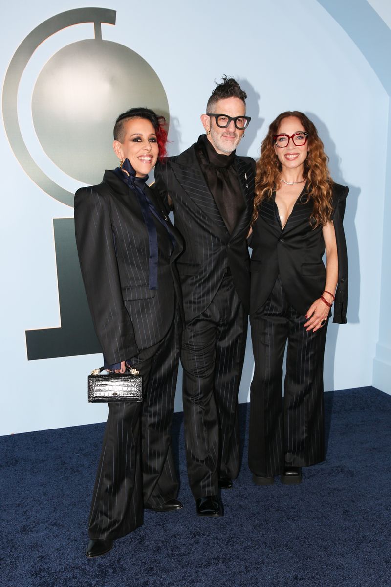 Photos: 2026 Tony Awards- Stars Walk the Red Carpet — photo 496 of 503
