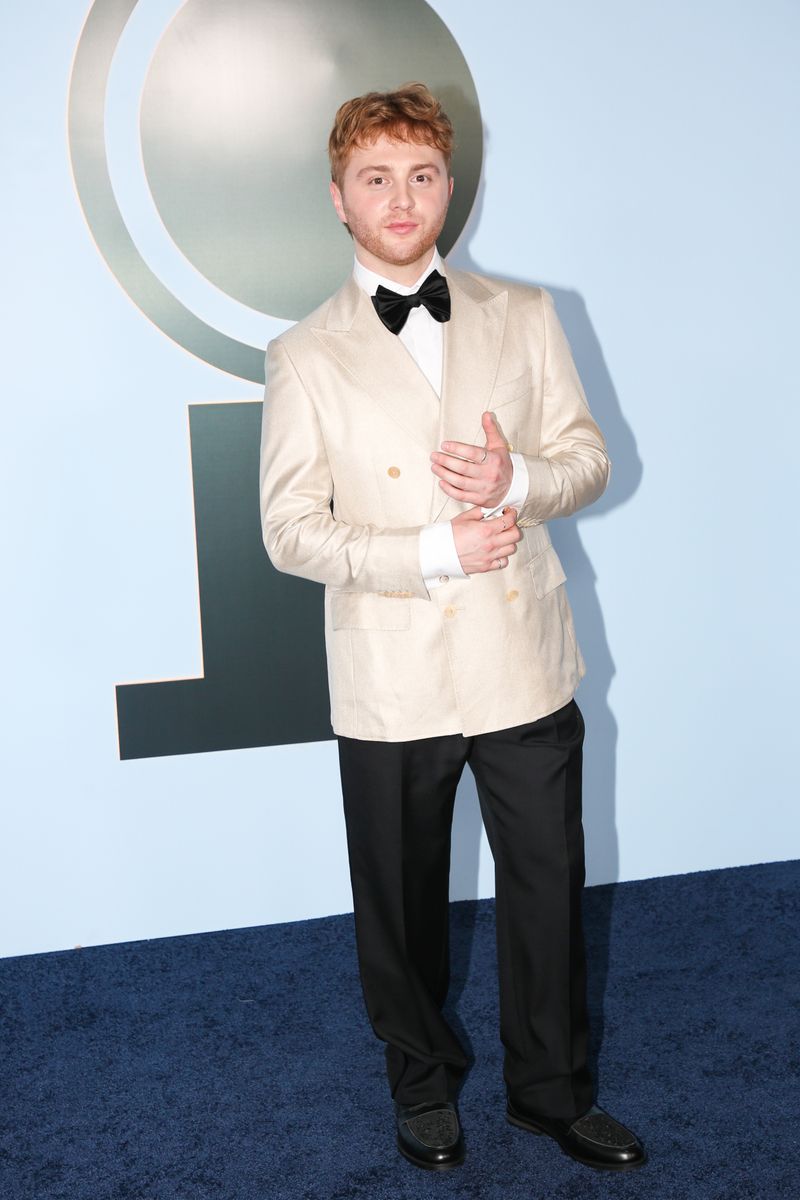 Photos: 2026 Tony Awards- Stars Walk the Red Carpet — photo 494 of 503