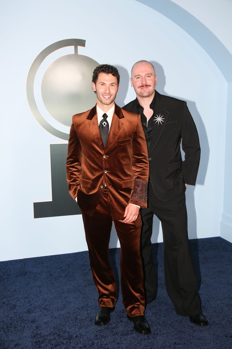Photos: 2026 Tony Awards- Stars Walk the Red Carpet — photo 492 of 503