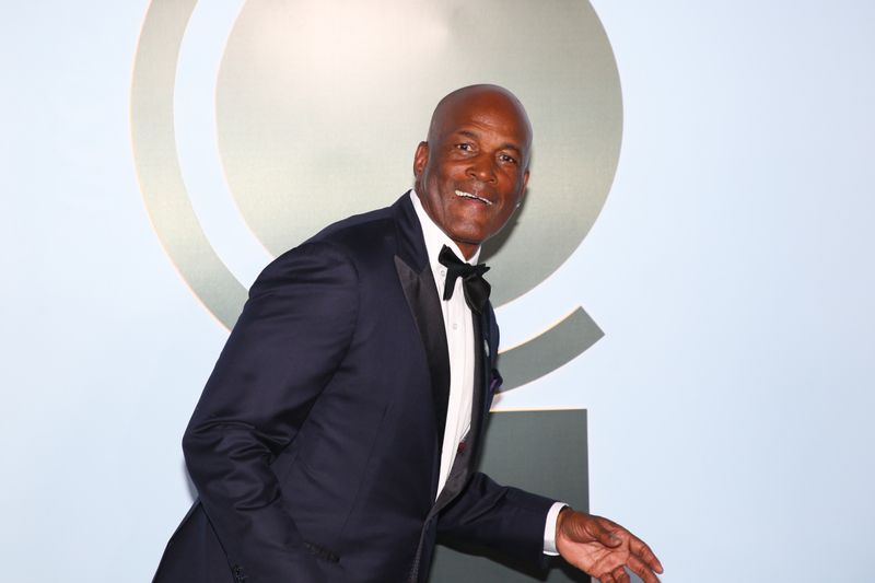 Photos: 2026 Tony Awards- Stars Walk the Red Carpet — photo 472 of 503