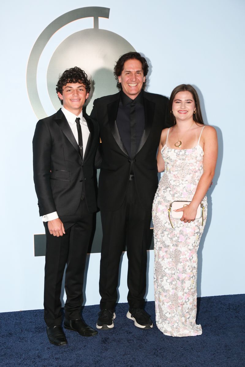 Photos: 2026 Tony Awards- Stars Walk the Red Carpet — photo 461 of 503