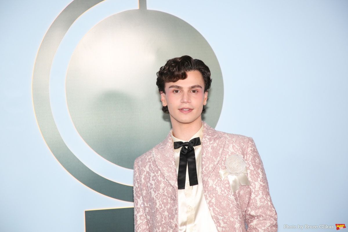 Marty Lauter at Photos: 2026 Tony Awards- Stars Walk the Red Carpet