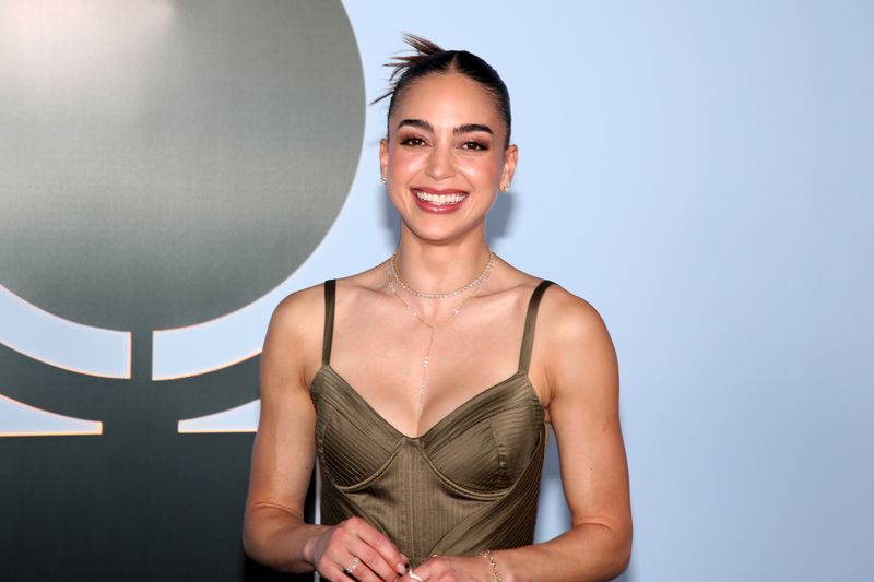 Photos: 2026 Tony Awards- Stars Walk the Red Carpet — photo 310 of 503