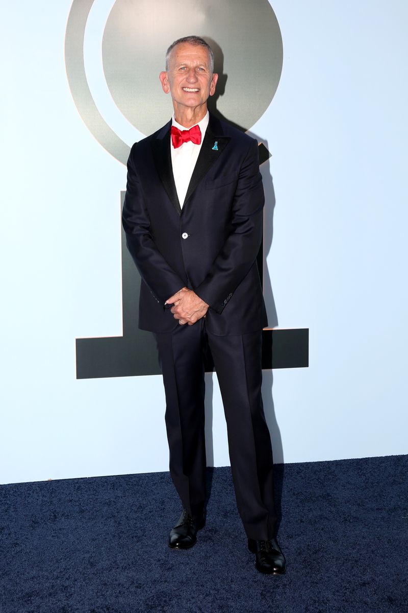 Photos: 2026 Tony Awards- Stars Walk the Red Carpet — photo 321 of 503