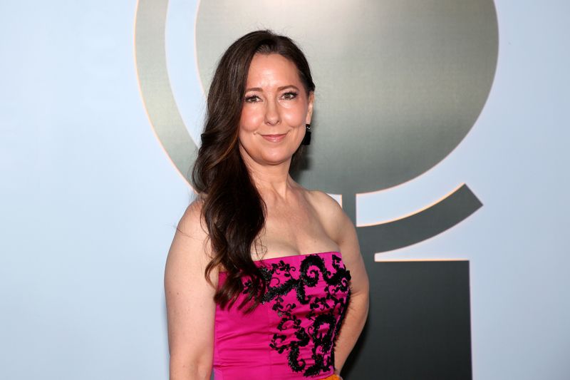 Photos: 2026 Tony Awards- Stars Walk the Red Carpet — photo 322 of 503