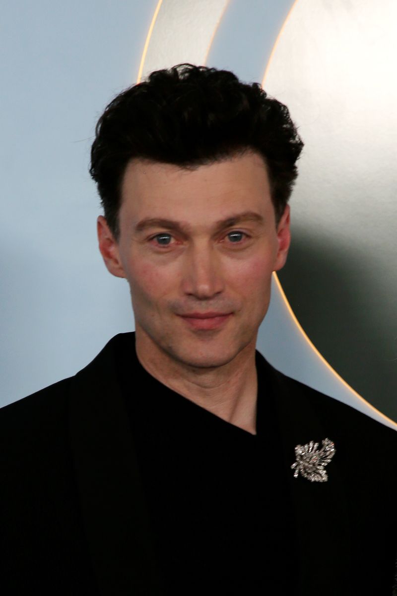 Photos: 2026 Tony Awards- Stars Walk the Red Carpet — photo 327 of 503