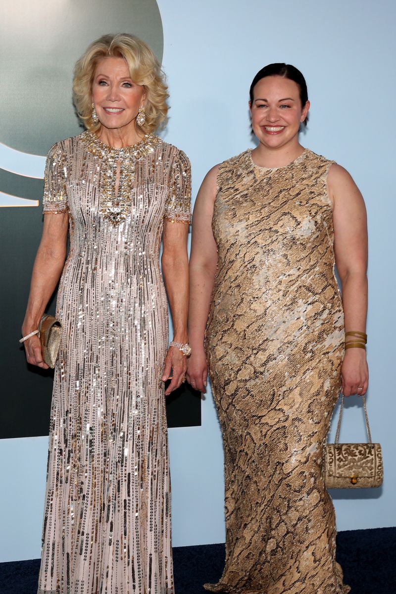 Photos: 2026 Tony Awards- Stars Walk the Red Carpet — photo 340 of 503