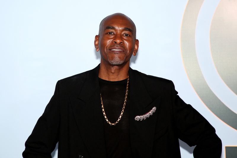 Photos: 2026 Tony Awards- Stars Walk the Red Carpet — photo 345 of 503