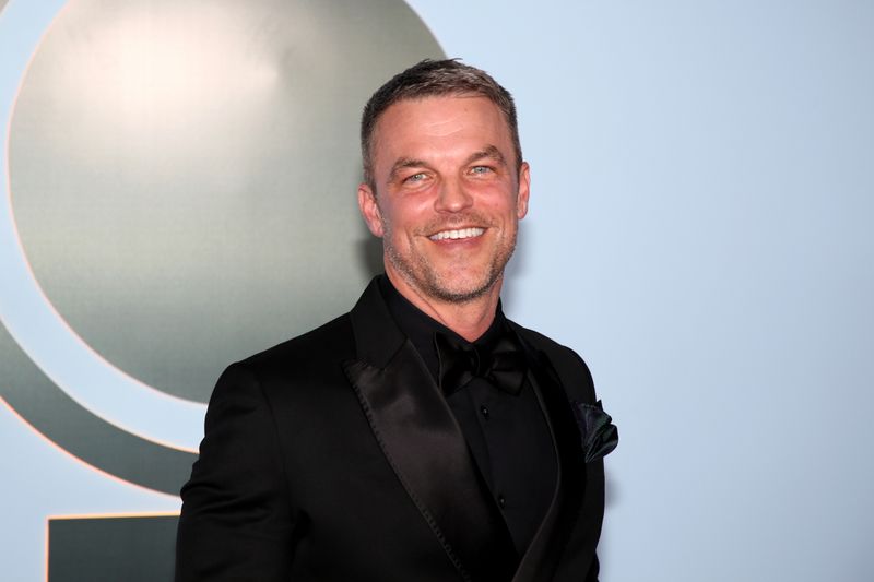 Photos: 2026 Tony Awards- Stars Walk the Red Carpet — photo 352 of 503