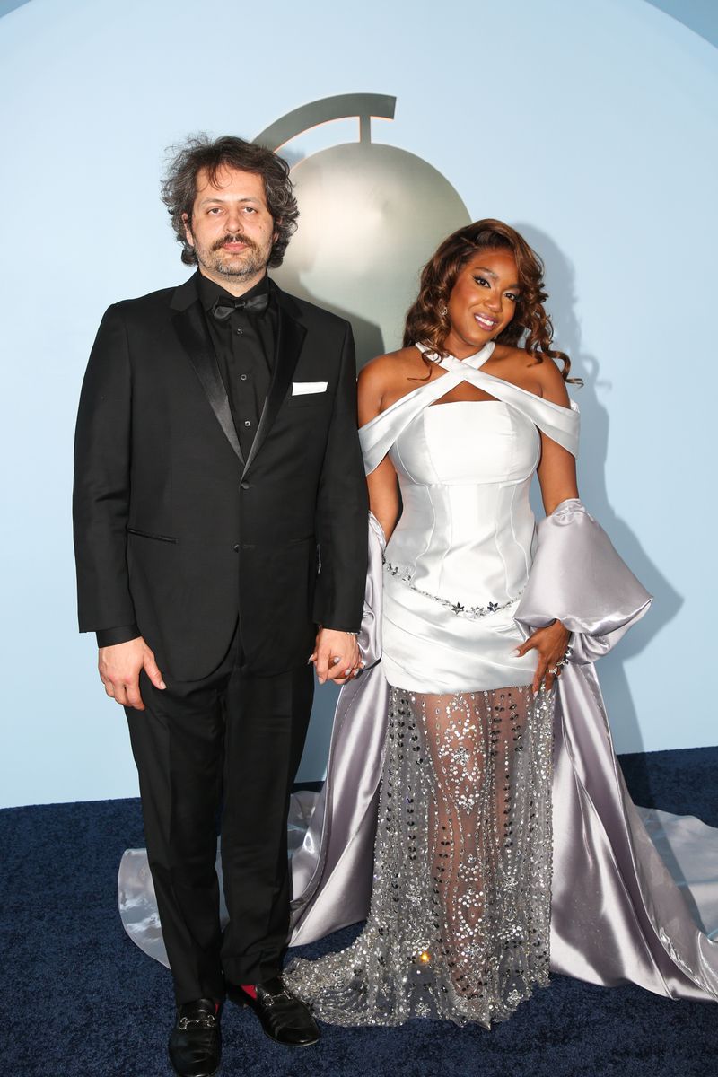 Photos: 2026 Tony Awards- Stars Walk the Red Carpet — photo 293 of 503