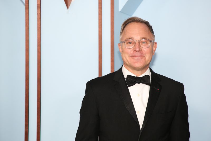 Photos: 2026 Tony Awards- Stars Walk the Red Carpet — photo 291 of 503