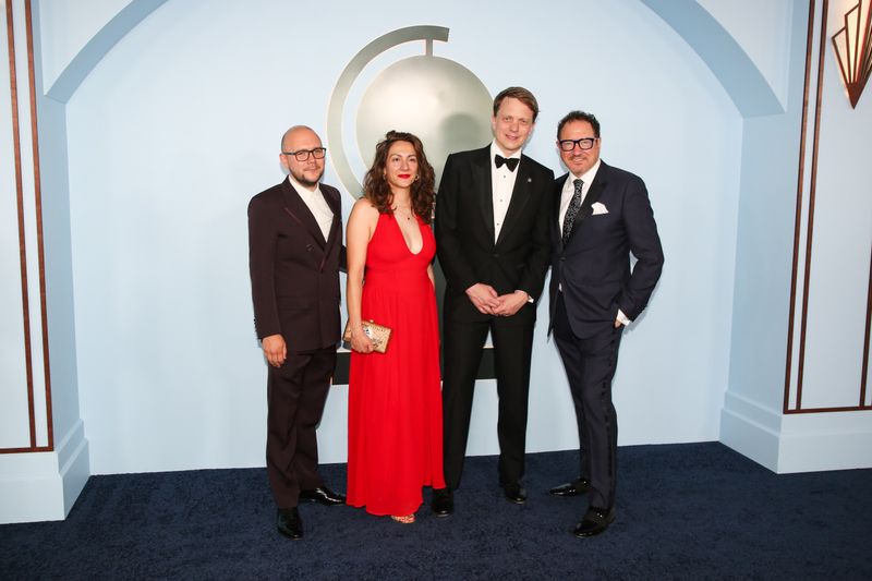 Photos: 2026 Tony Awards- Stars Walk the Red Carpet — photo 254 of 503