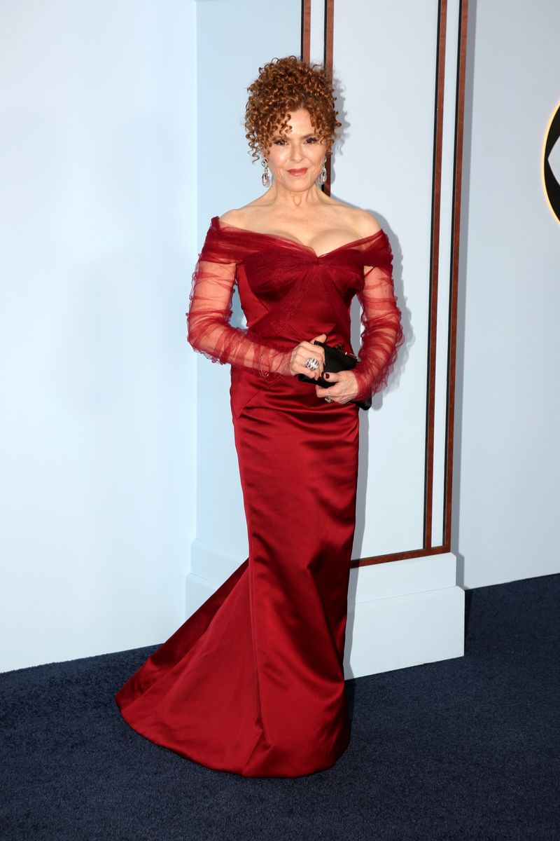 Photos: 2026 Tony Awards- Stars Walk the Red Carpet — photo 199 of 503