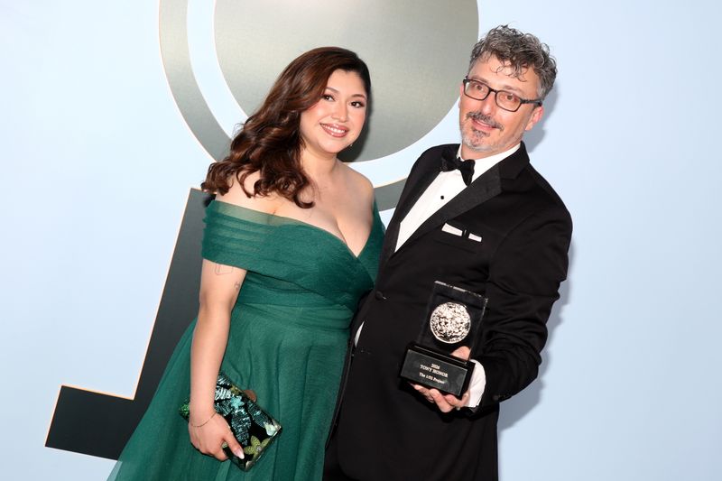 Photos: 2026 Tony Awards- Stars Walk the Red Carpet — photo 208 of 503