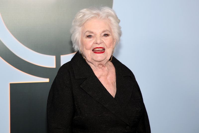 Photos: 2026 Tony Awards- Stars Walk the Red Carpet — photo 211 of 503