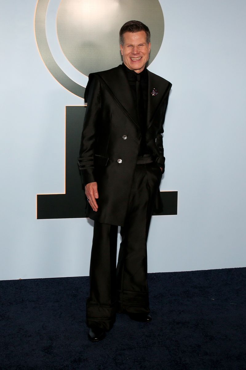 Photos: 2026 Tony Awards- Stars Walk the Red Carpet — photo 243 of 503