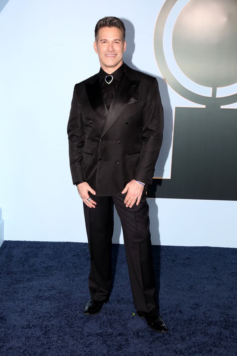 Photos: 2026 Tony Awards- Stars Walk the Red Carpet — photo 143 of 503