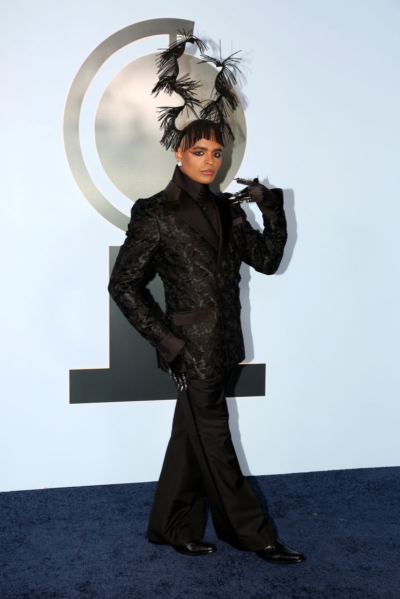 Photos: 2026 Tony Awards- Stars Walk the Red Carpet — photo 145 of 503