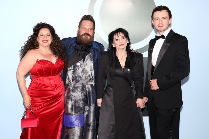 Photos: 2026 Tony Awards- Stars Walk the Red Carpet — photo 152 of 503
