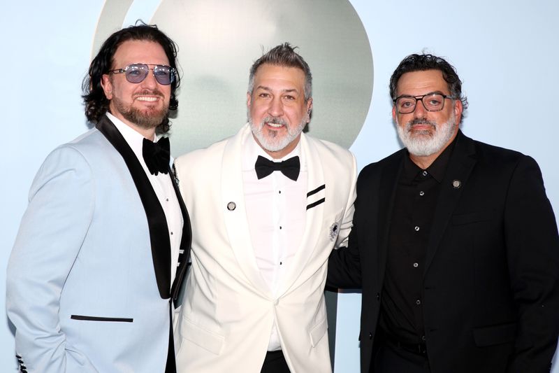 Photos: 2026 Tony Awards- Stars Walk the Red Carpet — photo 155 of 503