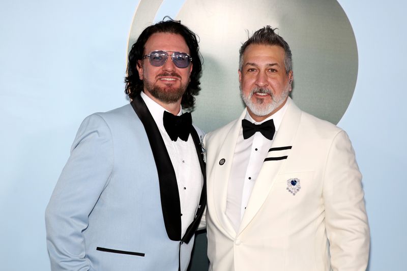 Photos: 2026 Tony Awards- Stars Walk the Red Carpet — photo 156 of 503