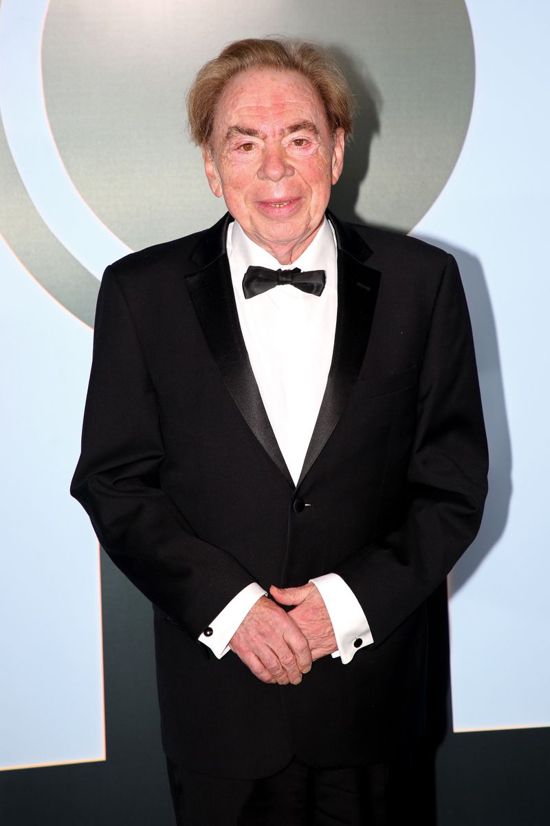 Photos: 2026 Tony Awards- Stars Walk the Red Carpet — photo 162 of 503