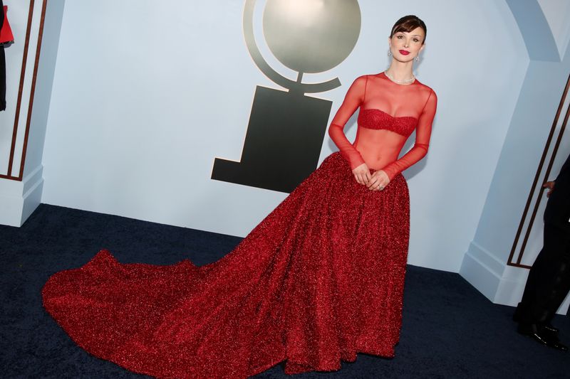 Photos: 2026 Tony Awards- Stars Walk the Red Carpet — photo 165 of 503