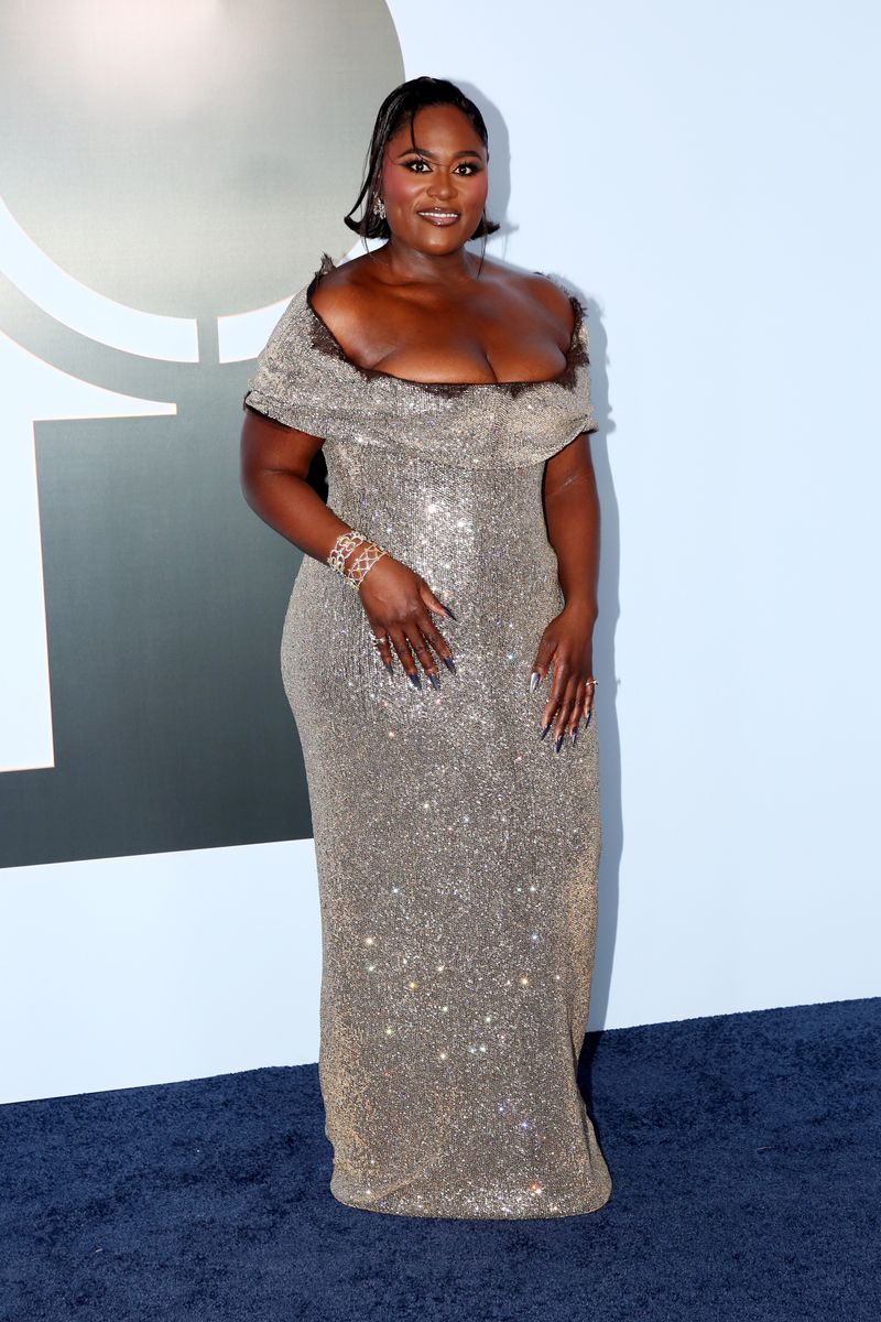 Photos: 2026 Tony Awards- Stars Walk the Red Carpet — photo 168 of 503