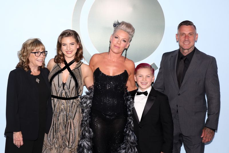 Photos: 2026 Tony Awards- Stars Walk the Red Carpet — photo 173 of 503