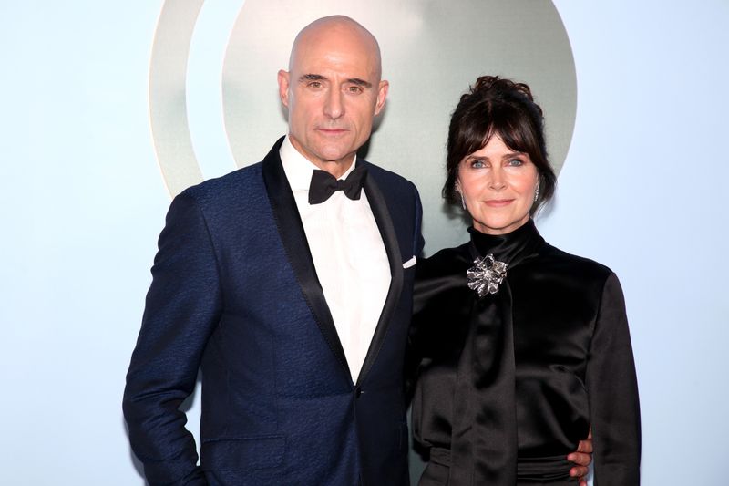 Photos: 2026 Tony Awards- Stars Walk the Red Carpet — photo 183 of 503