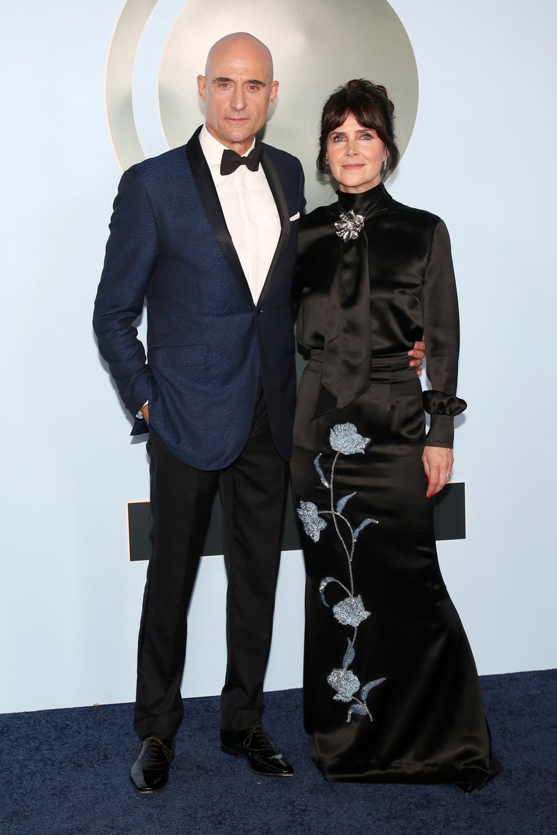 Photos: 2026 Tony Awards- Stars Walk the Red Carpet — photo 184 of 503