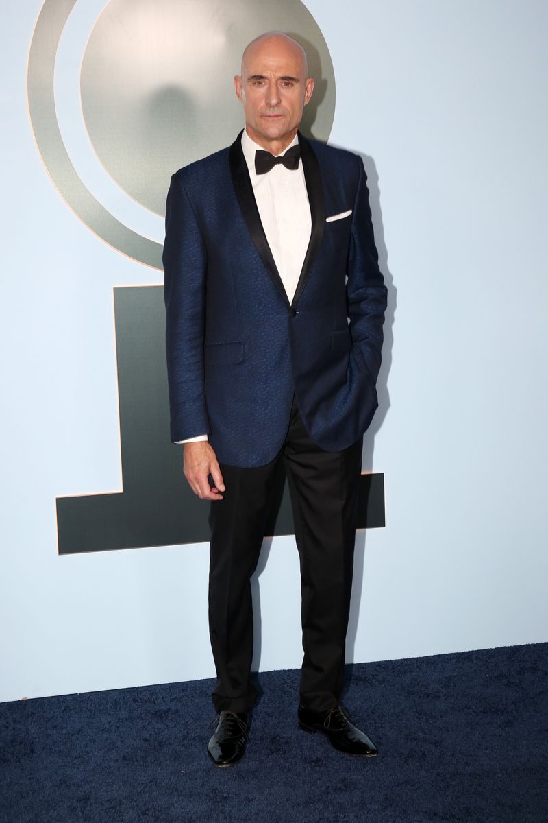 Photos: 2026 Tony Awards- Stars Walk the Red Carpet — photo 186 of 503