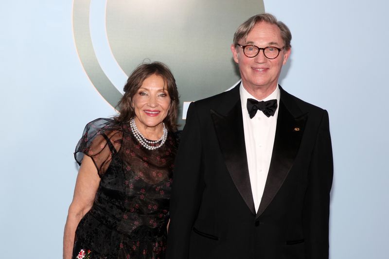 Photos: 2026 Tony Awards- Stars Walk the Red Carpet — photo 187 of 503