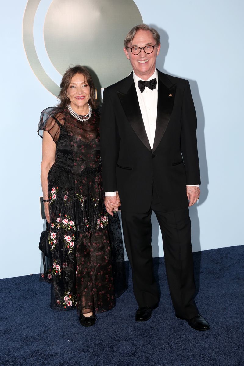 Photos: 2026 Tony Awards- Stars Walk the Red Carpet — photo 188 of 503