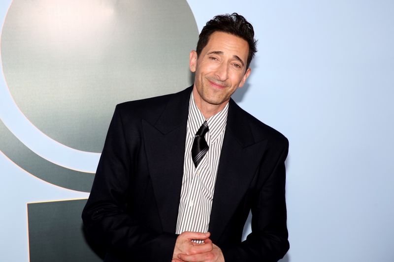 Photos: 2026 Tony Awards- Stars Walk the Red Carpet — photo 191 of 503