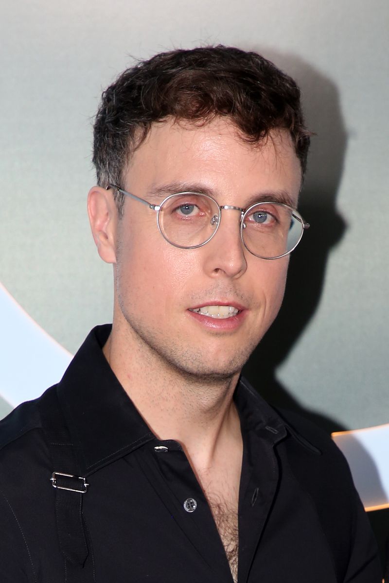 Photos: 2026 Tony Awards- Stars Walk the Red Carpet — photo 196 of 503