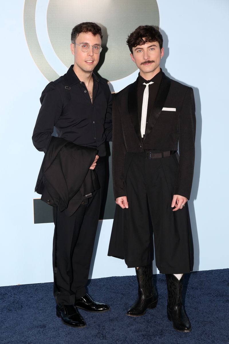 Photos: 2026 Tony Awards- Stars Walk the Red Carpet — photo 197 of 503
